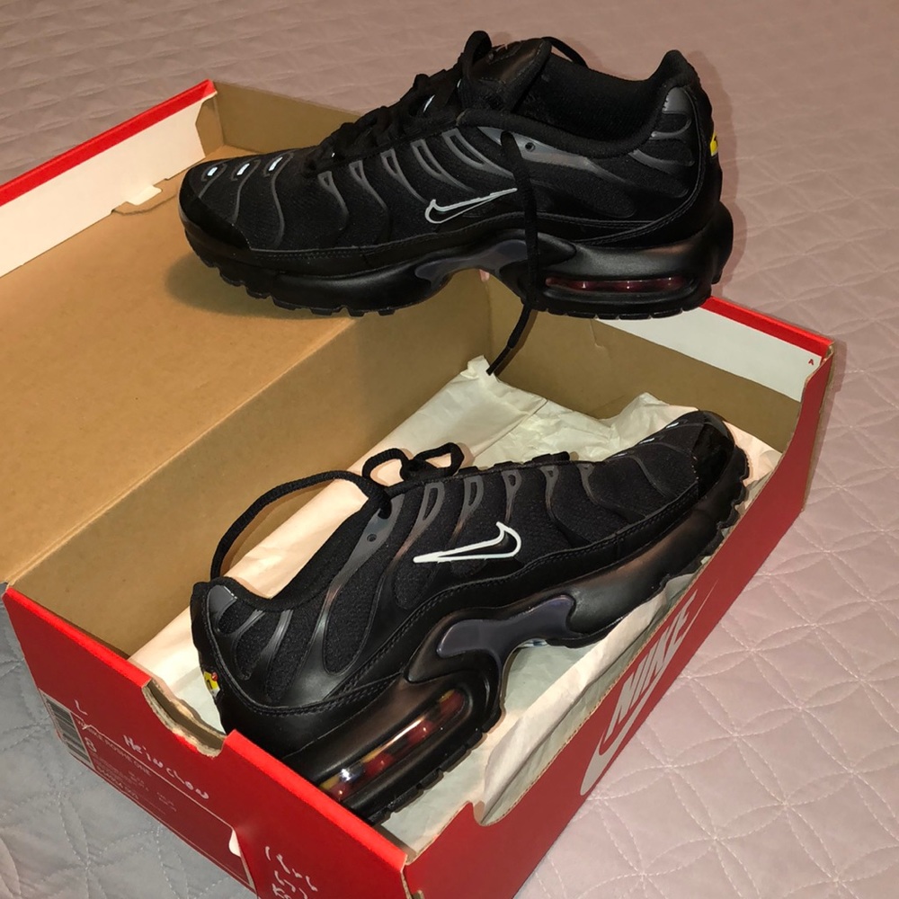 Nike Air Max sneaker Size 8